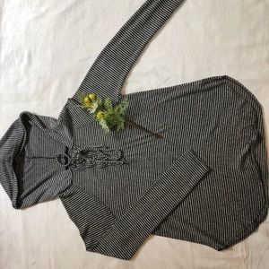 Lightweight hoodie sweater